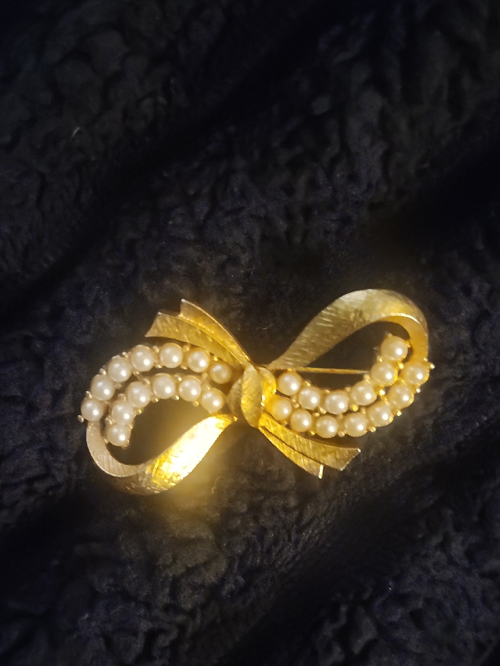 Vintage Anne Klein Gold Bow Broach